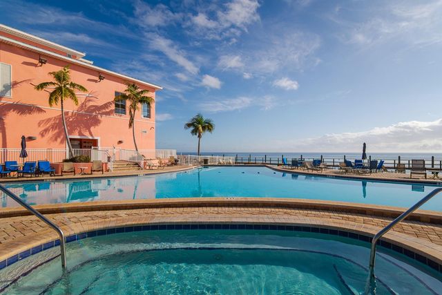 5215 COQUINA KEY DRIVE SE A, St Petersburg, FL 33705