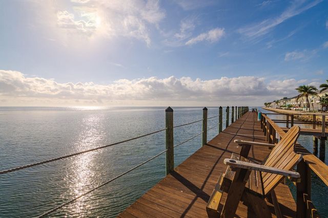 5215 COQUINA KEY DRIVE SE A, St Petersburg, FL 33705