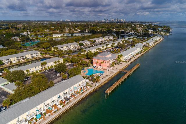 5215 COQUINA KEY DRIVE SE A, St Petersburg, FL 33705