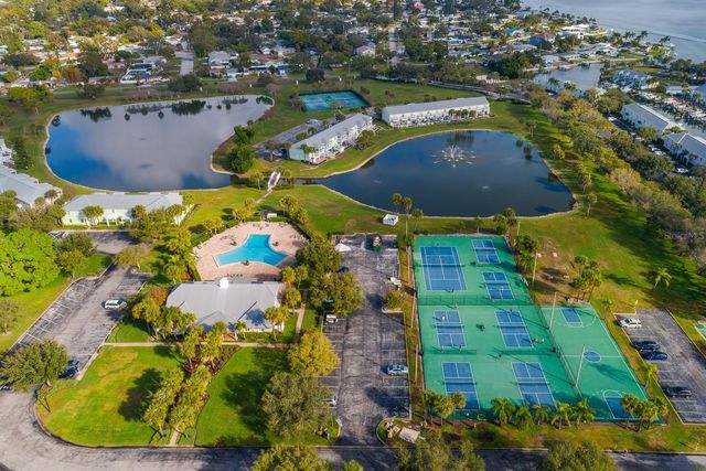 5215 COQUINA KEY DRIVE SE A, St Petersburg, FL 33705