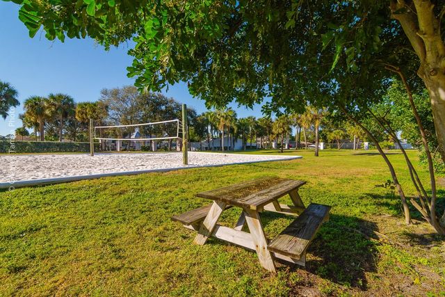 5215 COQUINA KEY DRIVE SE A, St Petersburg, FL 33705