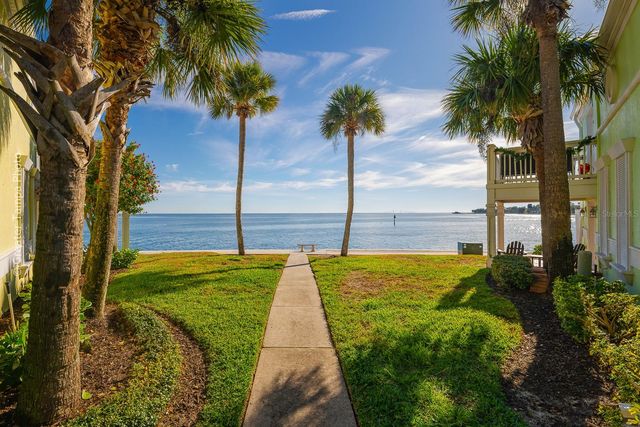 5215 COQUINA KEY DRIVE SE A, St Petersburg, FL 33705