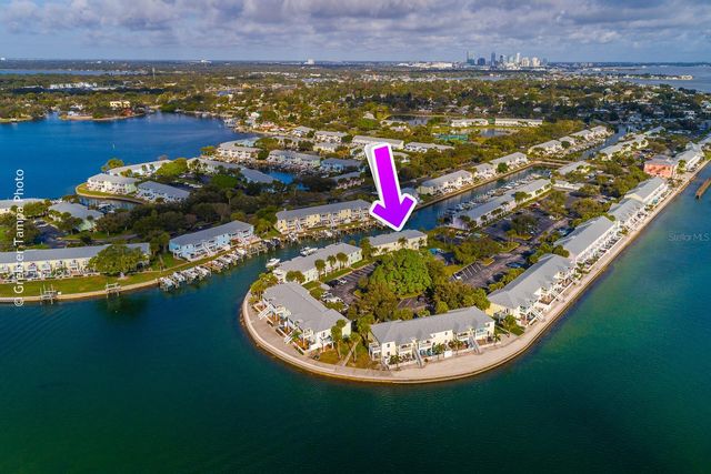 5215 COQUINA KEY DRIVE SE A, St Petersburg, FL 33705