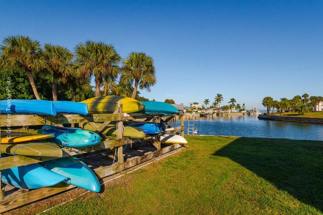 5215 COQUINA KEY DRIVE SE A, St Petersburg, FL 33705