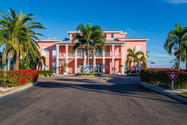 5215 COQUINA KEY DRIVE SE A, St Petersburg, FL 33705