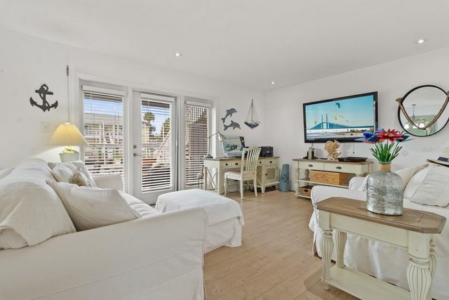 5215 COQUINA KEY DRIVE SE A, St Petersburg, FL 33705