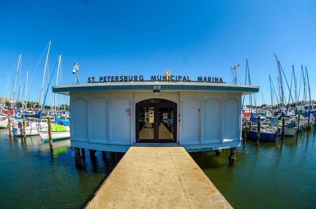 5215 COQUINA KEY DRIVE SE A, St Petersburg, FL 33705