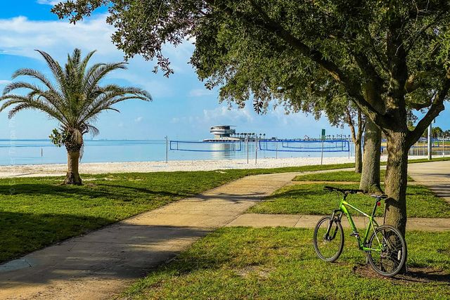 5215 COQUINA KEY DRIVE SE A, St Petersburg, FL 33705