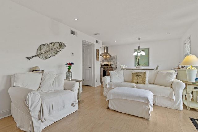 5215 COQUINA KEY DRIVE SE A, St Petersburg, FL 33705