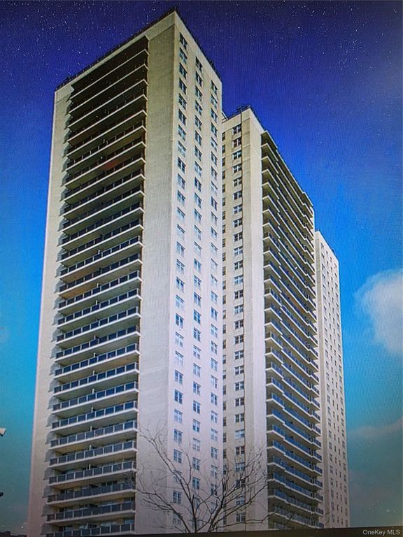 110-11 Queens Blvd 33A, Forest Hills, NY 11375 — exterior