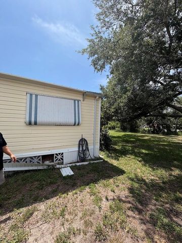 833 JOLANDA CIRCLE, Venice, FL 34285