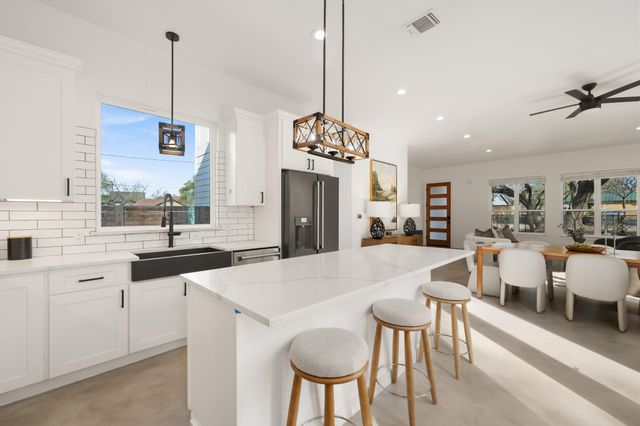 2302 Euclid Ave 1, Austin, TX 78704