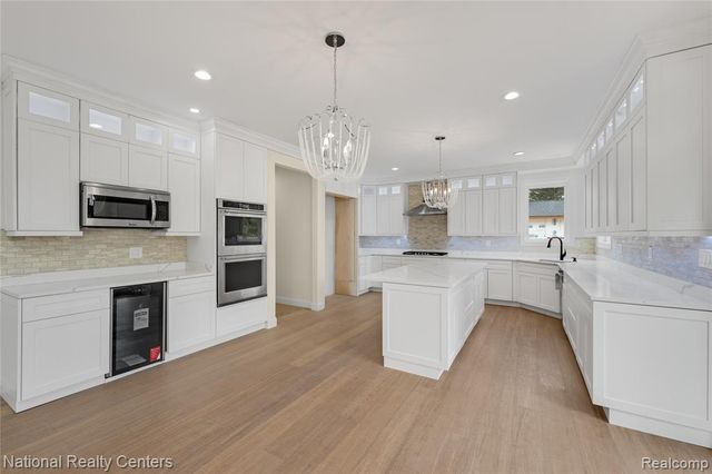 5245 Buell Drive, Commerce Twp, MI 48382