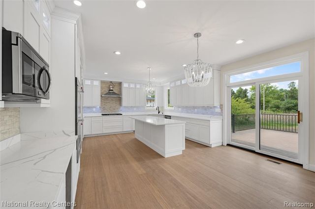 5245 Buell Drive, Commerce Twp, MI 48382