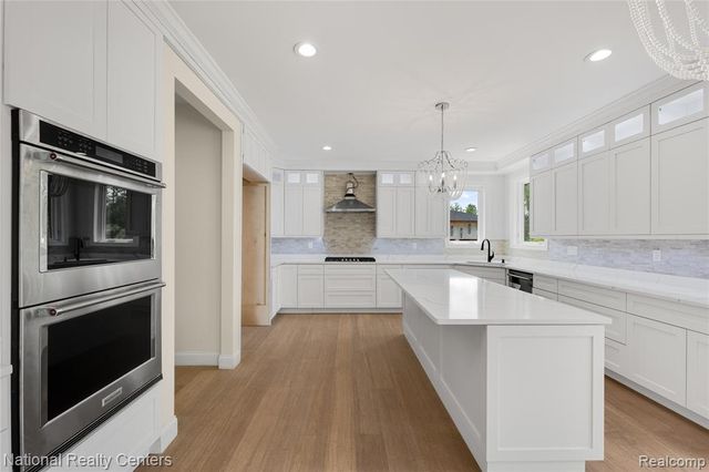 5245 Buell Drive, Commerce Twp, MI 48382