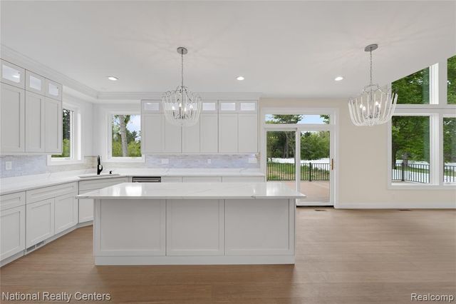 5245 Buell Drive, Commerce Twp, MI 48382