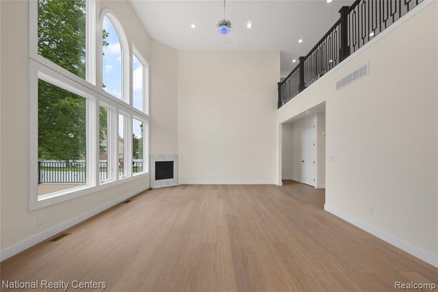 5245 Buell Drive, Commerce Twp, MI 48382