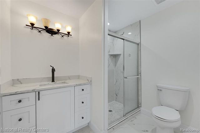 5245 Buell Drive, Commerce Twp, MI 48382