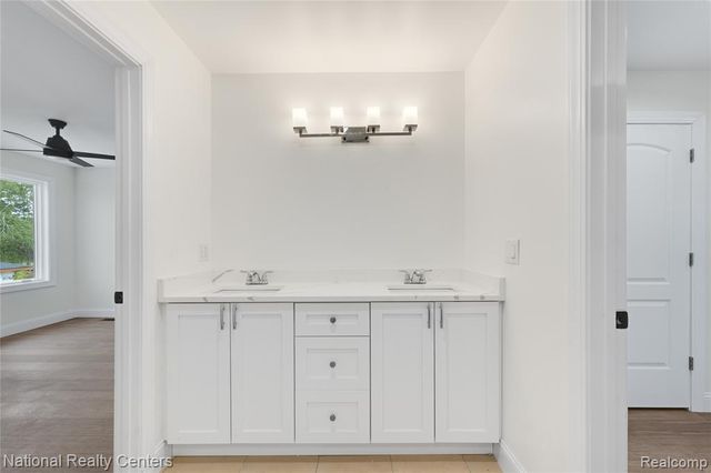 5245 Buell Drive, Commerce Twp, MI 48382