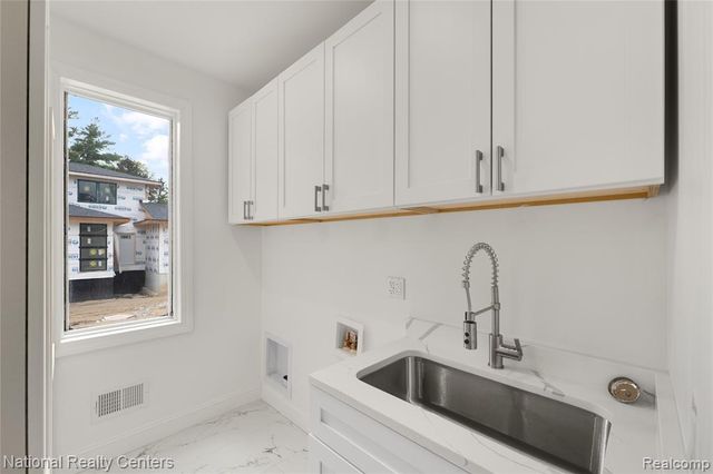 5245 Buell Drive, Commerce Twp, MI 48382