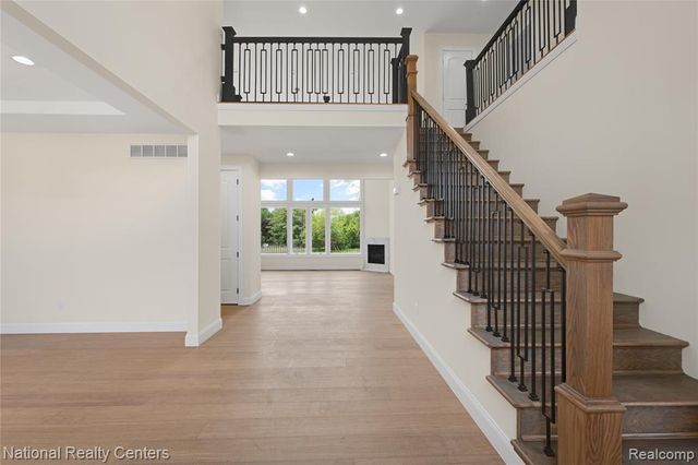 5245 Buell Drive, Commerce Twp, MI 48382