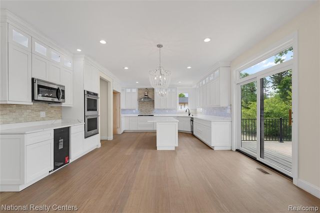 5245 Buell Drive, Commerce Twp, MI 48382