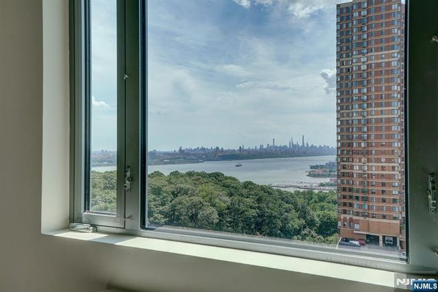 69 Main Street 1502, Fort Lee, NJ 07024