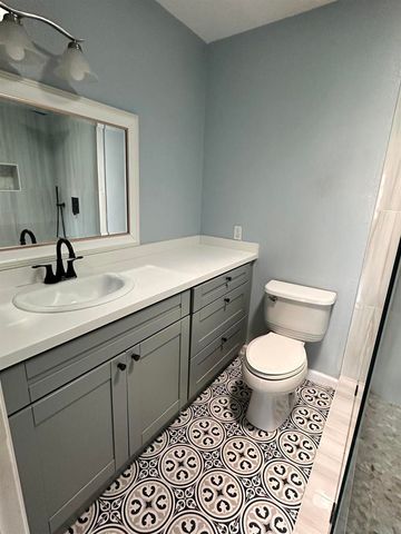 810 E Washington A, Escondido, CA 92025