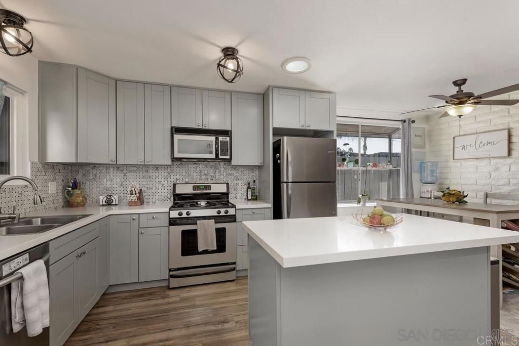 810 E Washington A, Escondido, CA 92025