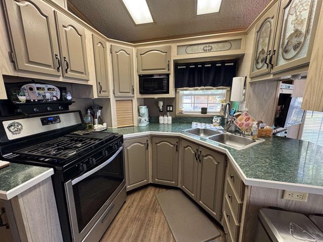 208 Hillside Drive, Edgerton, WI 53534