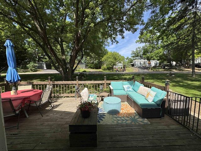 208 Hillside Drive, Edgerton, WI 53534