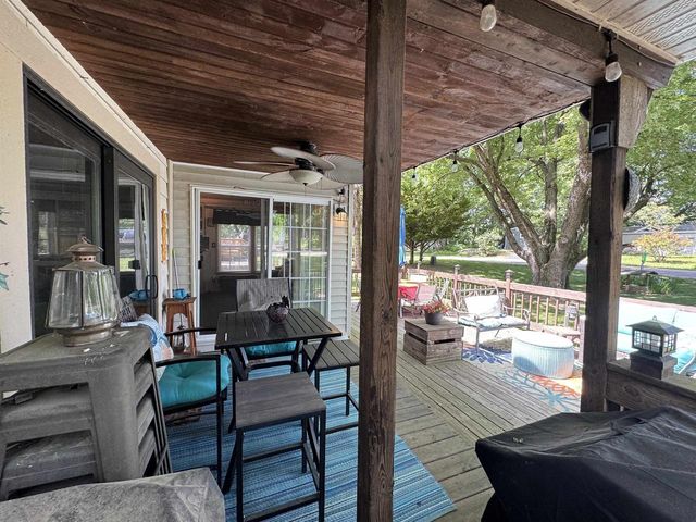 208 Hillside Drive, Edgerton, WI 53534