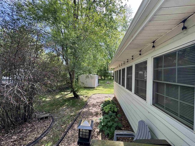208 Hillside Drive, Edgerton, WI 53534