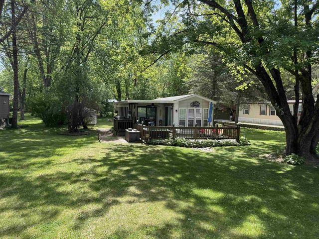 208 Hillside Drive, Edgerton, WI 53534