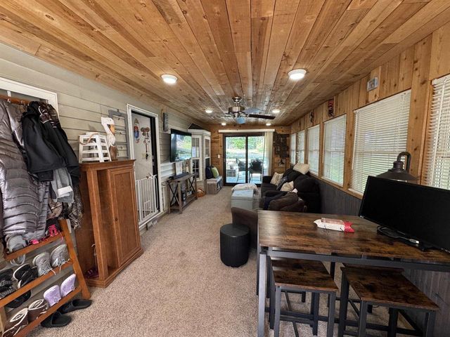 208 Hillside Drive, Edgerton, WI 53534