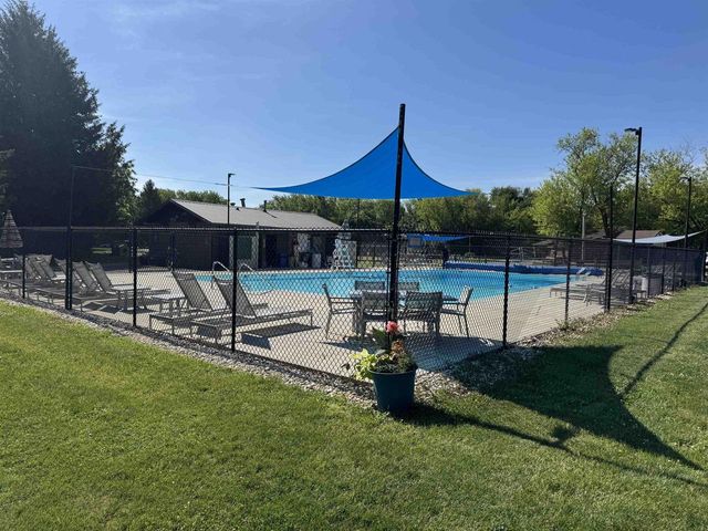 208 Hillside Drive, Edgerton, WI 53534