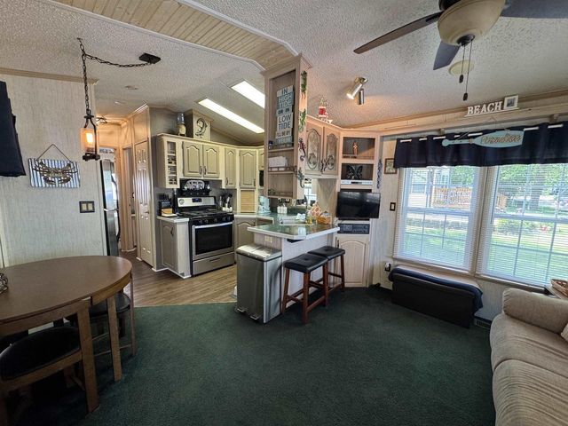 208 Hillside Drive, Edgerton, WI 53534
