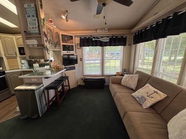 208 Hillside Drive, Edgerton, WI 53534