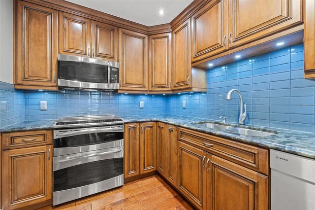 300 BEACH DRIVE NE 305, St Petersburg, FL 33701