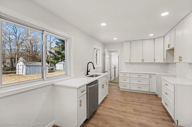 2602 Pinto Drive, Commerce Charter Township, MI 48382