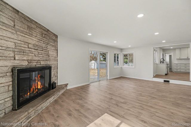 2602 Pinto Drive, Commerce Charter Township, MI 48382