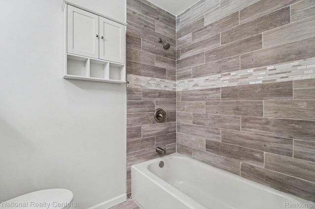 2602 Pinto Drive, Commerce Charter Township, MI 48382