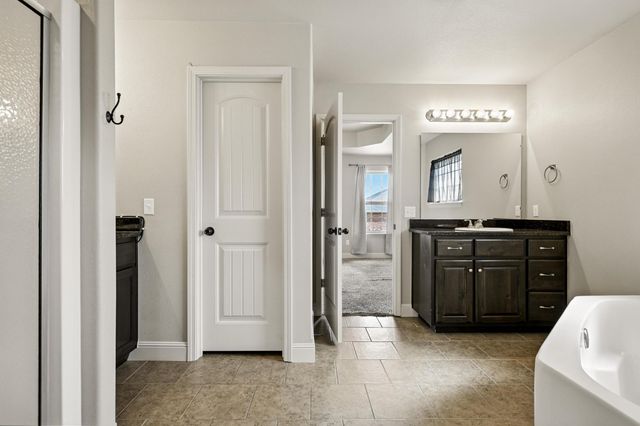 739 Sheridan, Carthage, MO 64836