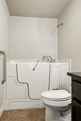 739 Sheridan, Carthage, MO 64836