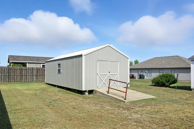 739 Sheridan, Carthage, MO 64836