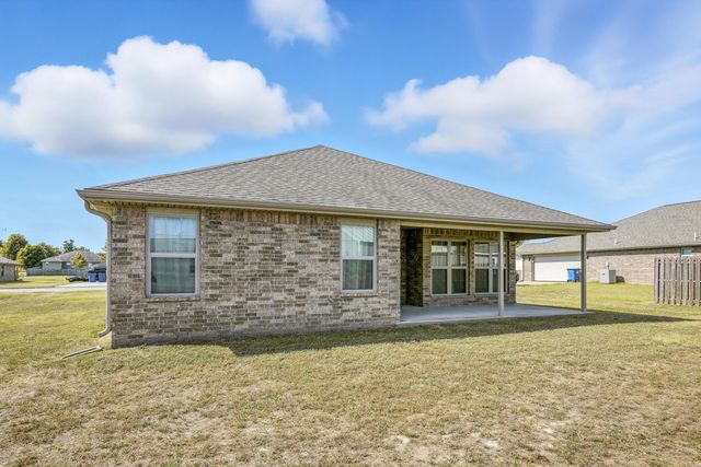 739 Sheridan, Carthage, MO 64836