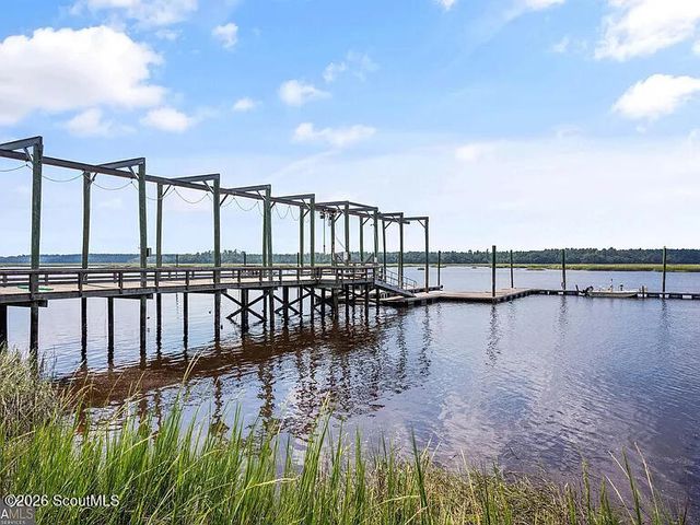 227 Harbor Pointe Drive, Brunswick, GA 31523