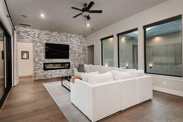 28268 Woodley Drive, Spring, TX 77386