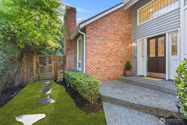9925 SE 5th Street, Bellevue, WA 98004