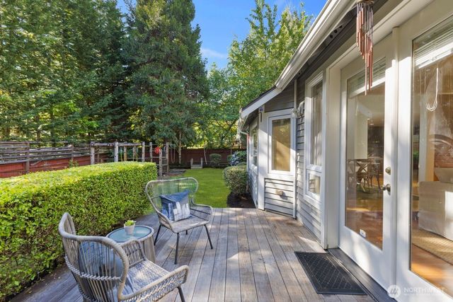 9925 SE 5th Street, Bellevue, WA 98004